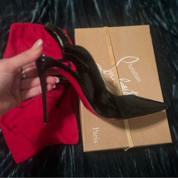 Christian Louboutin along back heels - Picture 5 of 8
